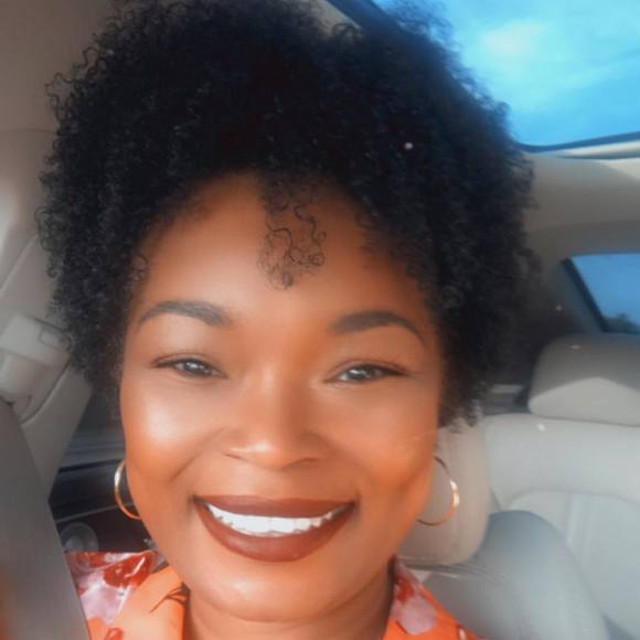 Profile Picture of Mona Hicks-tate (@rsh773) on Poshmark