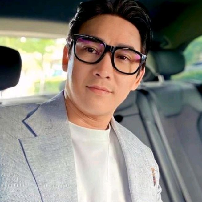 Profile Picture of jung chang (@jungchung23468) on Tiktok