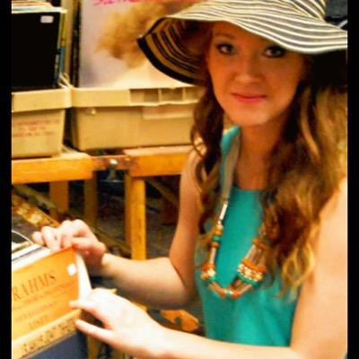 Profile Picture of Hannah Renee (@hannah_neel) on Twitter