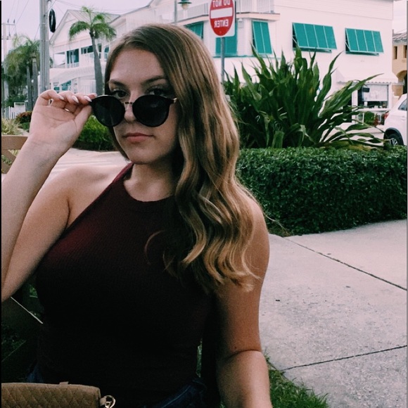 Ruth Galentine - Poshmark Profile Picture of Ruth Galentine (@ladybug161) on Poshmark