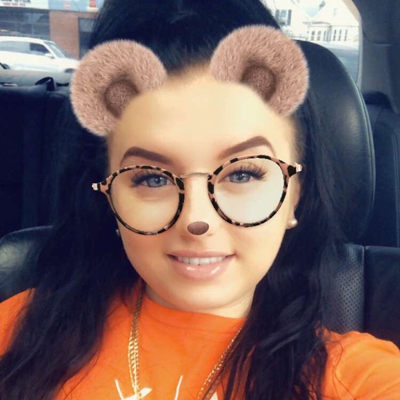 Profile Picture of Lex Gilardi (@lexgilardi) on Poshmark