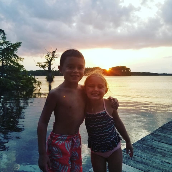 Profile Picture of Matthew Zahn (@mzahn79) on Poshmark