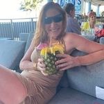 Profile Picture of Donna Schneider (@donnaschneiderskincare) on Instagram