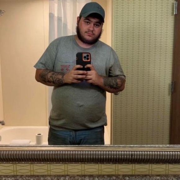 Profile Picture of Aaron Cole (@coleaaron040) on Poshmark