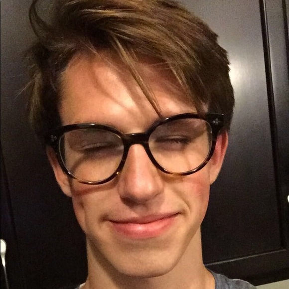 Profile Picture of Cameron Davey (@camerondavey645) on Poshmark