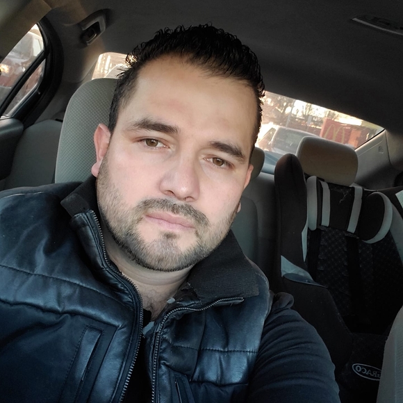 Profile Picture of Chris Moreno (@chrismoreno515) on Poshmark