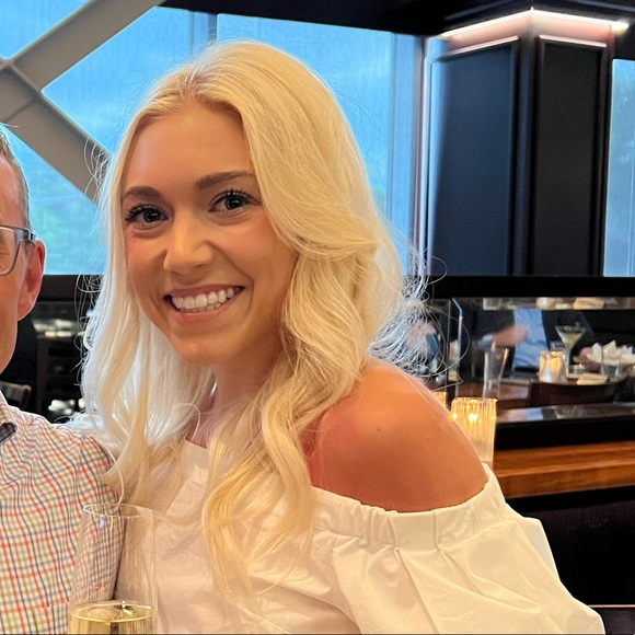 Profile Picture of Kate Owen (@kateowen18) on Poshmark