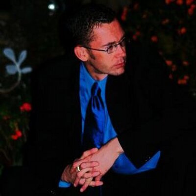 Profile Picture of Sean Roderick (@RoderickFineArt) on Twitter