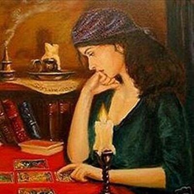 Profile Picture of Rebeccah Pearson (@MadameRebeccah) on Twitter