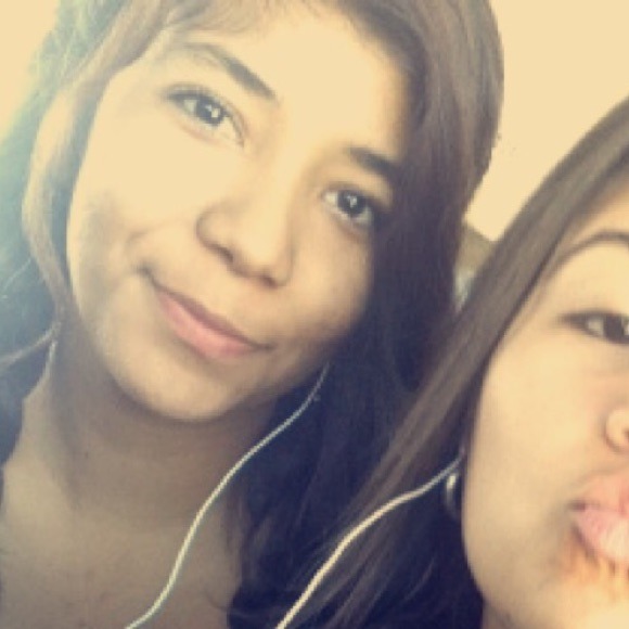 Profile Picture of Pamela Alvarez (@pamella2) on Poshmark