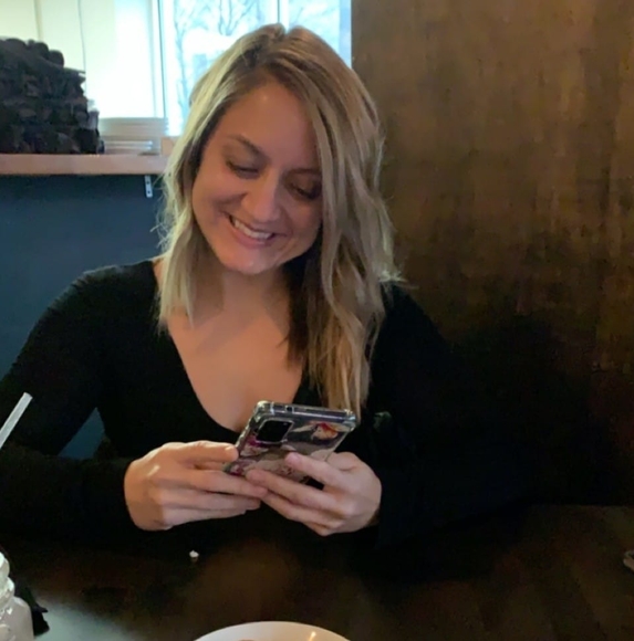 Profile Picture of Dawn Carpenter (@dawnmc24) on Poshmark