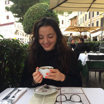 Profile Picture of Beth Hutton (@bethhutton123) on Twitter