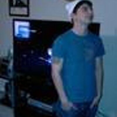 Profile Picture of Leroy Almanza (@LiL420Roy) on Twitter