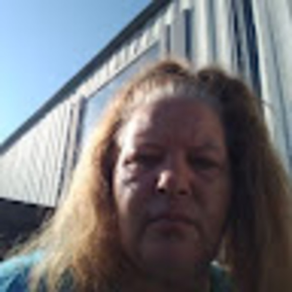 Profile Picture of Kelly Capps (@kellycapps45) on Poshmark