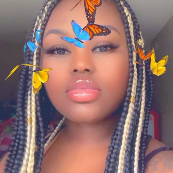 Profile Picture of Orlanda Louis (@lala12234) on Poshmark