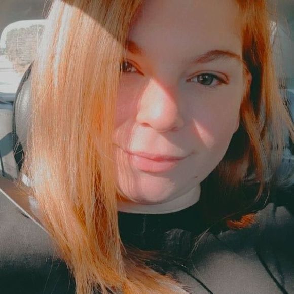 Profile Picture of Jakeandmaggie Jacobsen (@maggiex0) on Poshmark