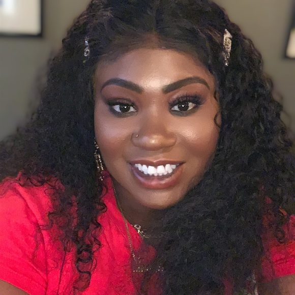 Profile Picture of Cassandra Chambers (@mrsnotice10) on Poshmark