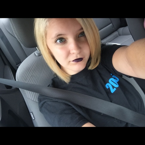 Profile Picture of Kirsten Reigrut (@kirsten_xo) on Poshmark