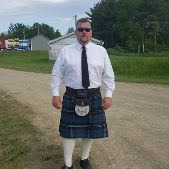 Profile Picture of Jim Turner (@turnerroofing) on Poshmark