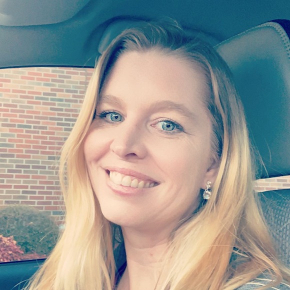 Profile Picture of Tracy Thrun (@tthrun2909) on Poshmark