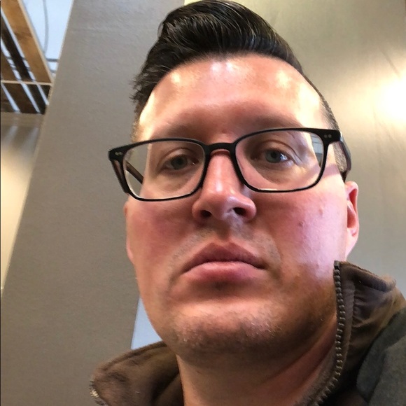 Profile Picture of Scott Venable (@scottavenable) on Poshmark