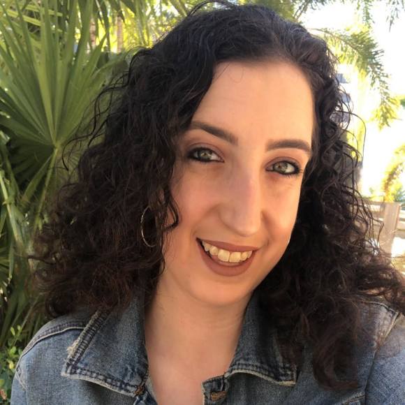 Profile Picture of Shaina Zwiebel (@shainaz921) on Poshmark