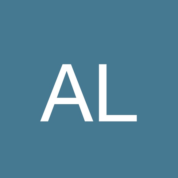 Profile Picture of Aric Lavinthal (@mwashington4678) on Poshmark
