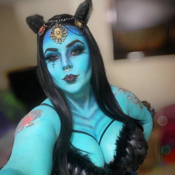 Profile Picture of Vicki Steinheiser (@tigertori90) on Poshmark