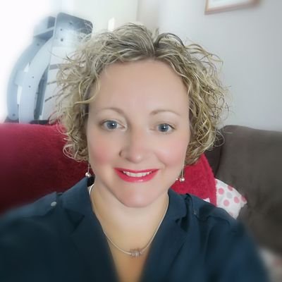 Profile Picture of Mrs Kerr (@lindakerr_iws) on Twitter