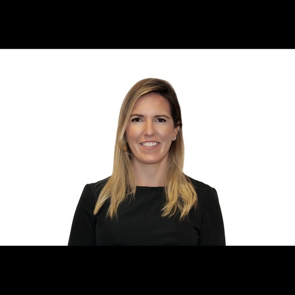 Profile Picture of Stephanie Fulton (@stephfulton) on Poshmark