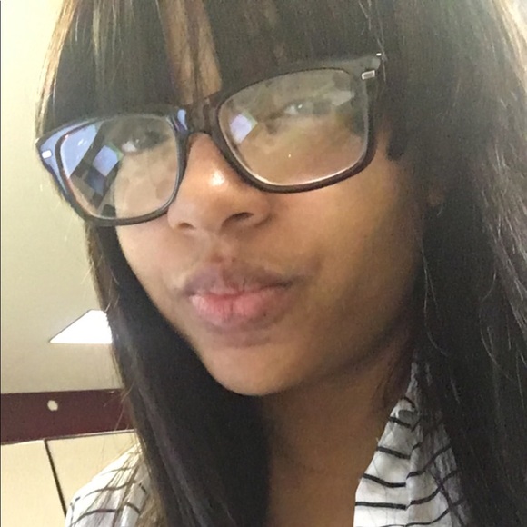 Profile Picture of Coreliss Blue (@corelissb) on Poshmark