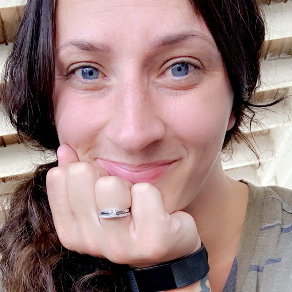 Profile Picture of Carlee Kurtti (@caasen7) on Poshmark