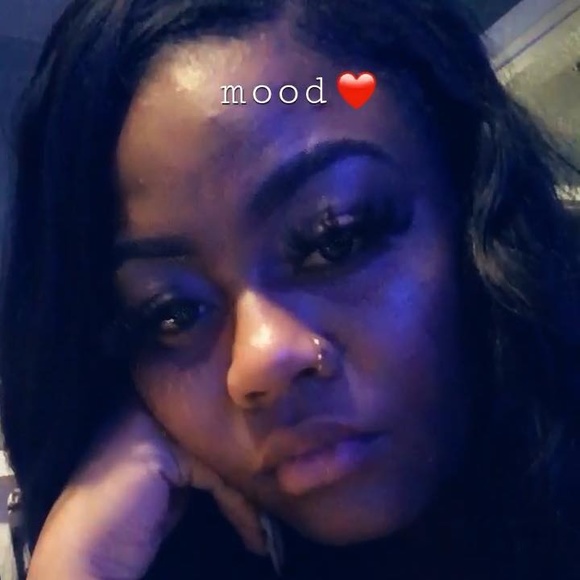 Profile Picture of Autara Thomas (@autara) on Poshmark