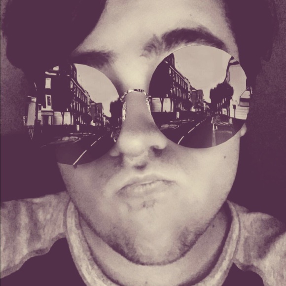 Profile Picture of Mark Knight (@sacraarc) on Poshmark