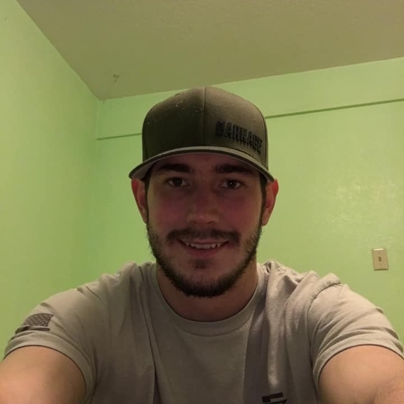 Profile Picture of Justin Tully (@tullyjustin2016) on Poshmark