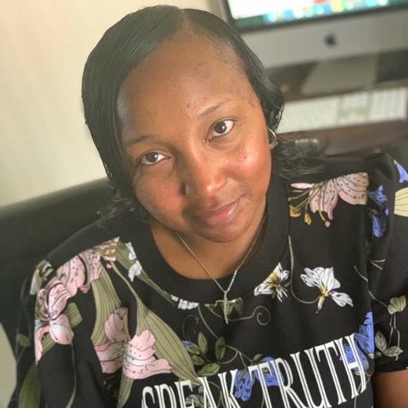 Profile Picture of Chenique Walker (@thewillwalks) on Poshmark