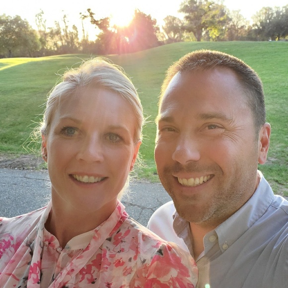 Profile Picture of Amanda Denault (@aldenault) on Poshmark