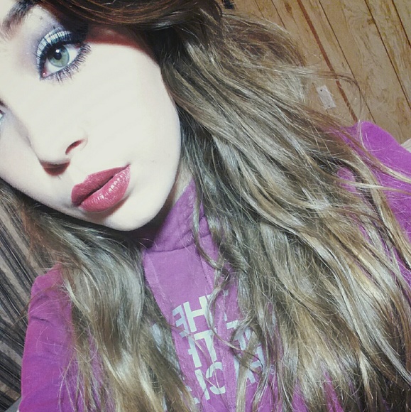 Profile Picture of Madie Asquith (@madie12206) on Poshmark