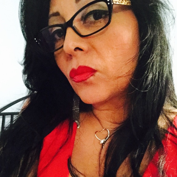 Profile Picture of Alexalexandra Belbey (@alexita522) on Poshmark