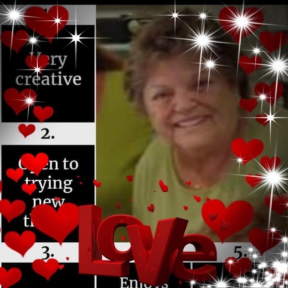 Profile Picture of Robin Bender (@robinjeannine) on Poshmark