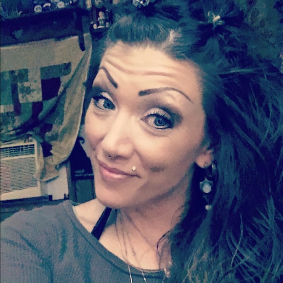 Profile Picture of Chelcea Lauener (@ceecee5150) on Poshmark