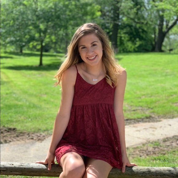 Profile Picture of Emma Siegler (@emmasig) on Poshmark