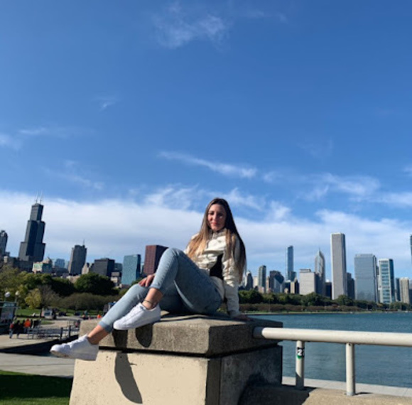 Profile Picture of Valentina Argenzio (@valenargenzio) on Poshmark