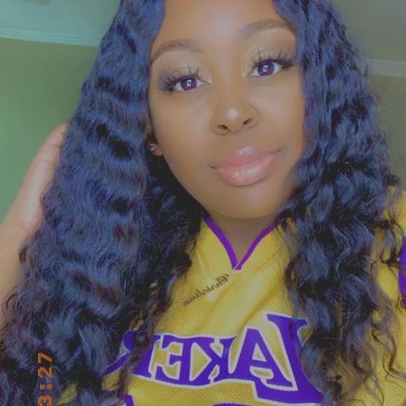 Profile Picture of Christian 'everhart (@ceverhart2) on Poshmark