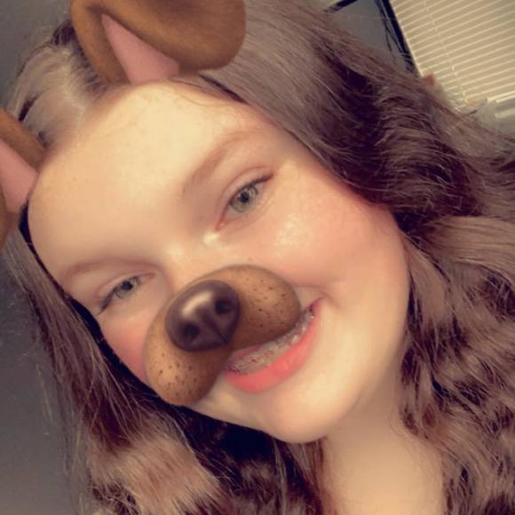 Profile Picture of Hannah Key (@hannahkey419) on Poshmark