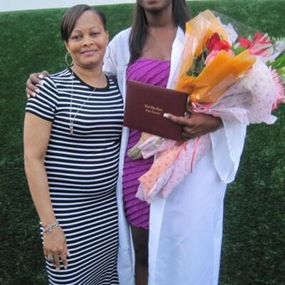 Profile Picture of Debbie Hayles (@DebbieHayles) on Twitter