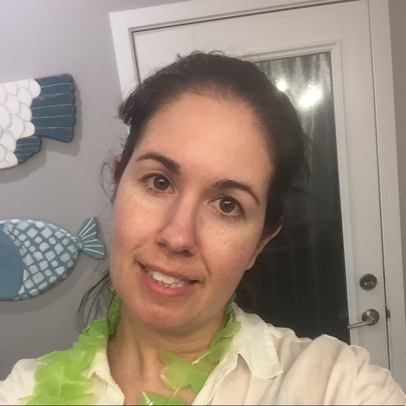 Profile Picture of Autumn Horton (@autiee2) on Poshmark