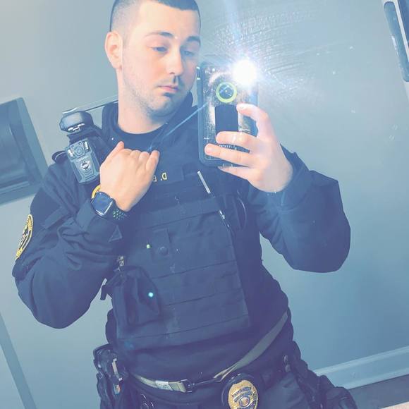 Profile Picture of Shane Braudy (@salt_life199) on Poshmark