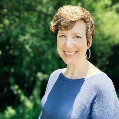 Profile Picture of Laura Holloway (@LGrayHolloway) on Twitter