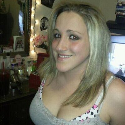 Profile Picture of Nichole Parsons (@NicholeP1989) on Twitter